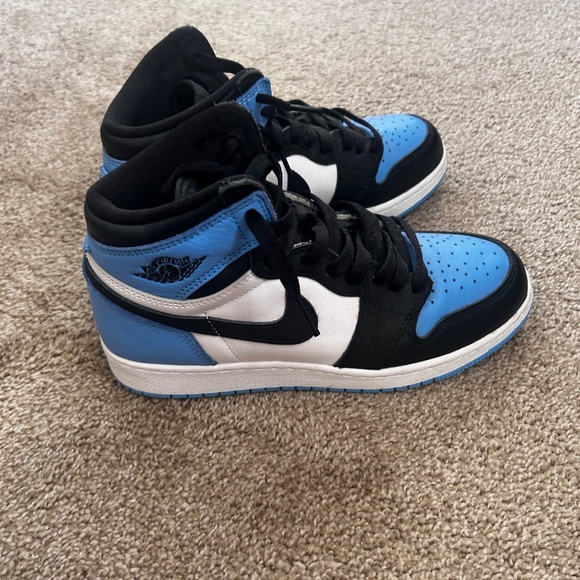 Air Jordan 1 Retro - Picture 2 of 3